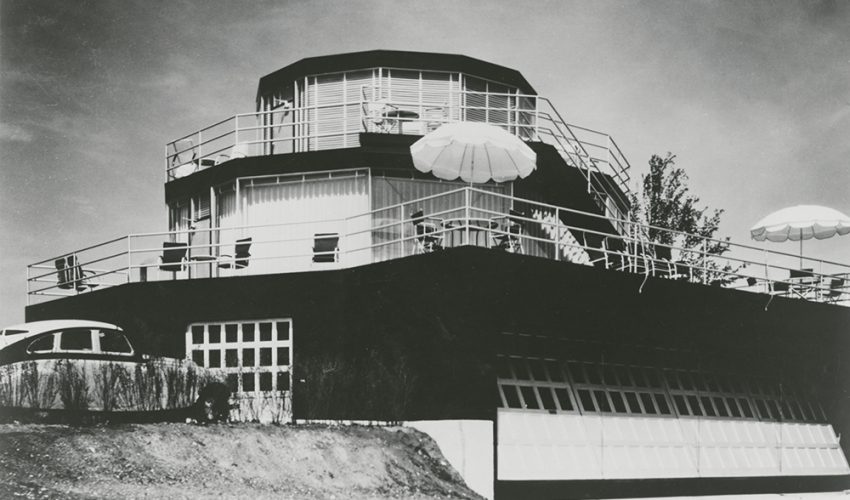 House of Tomorrow garages