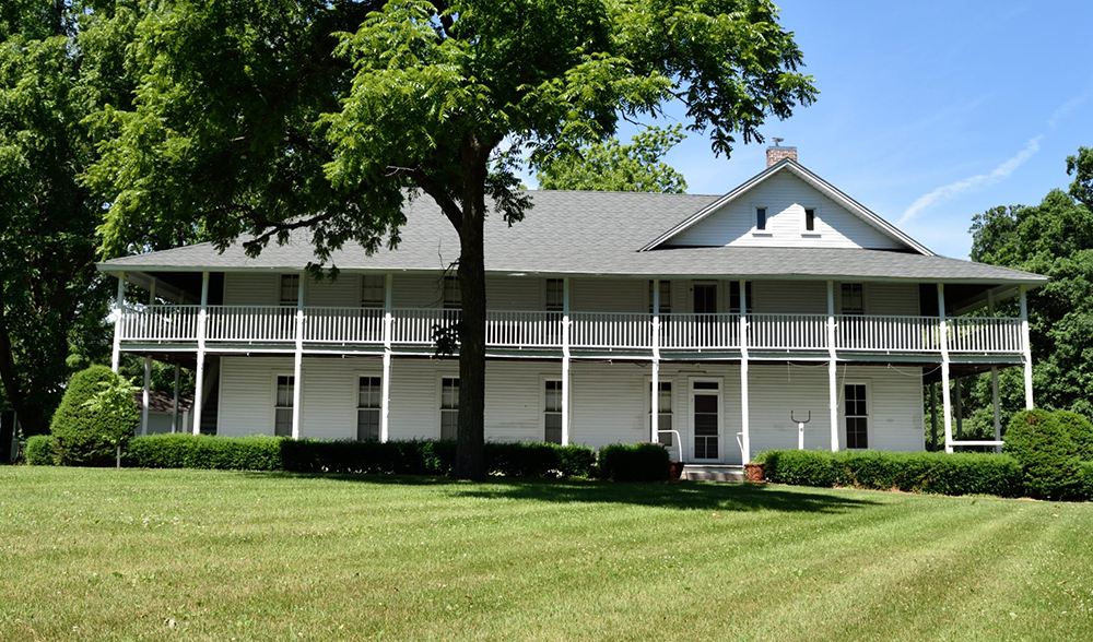 Fountain Park Hotel, Remington