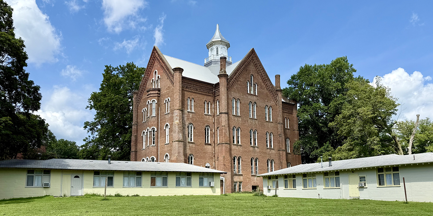 College Hall, Merom